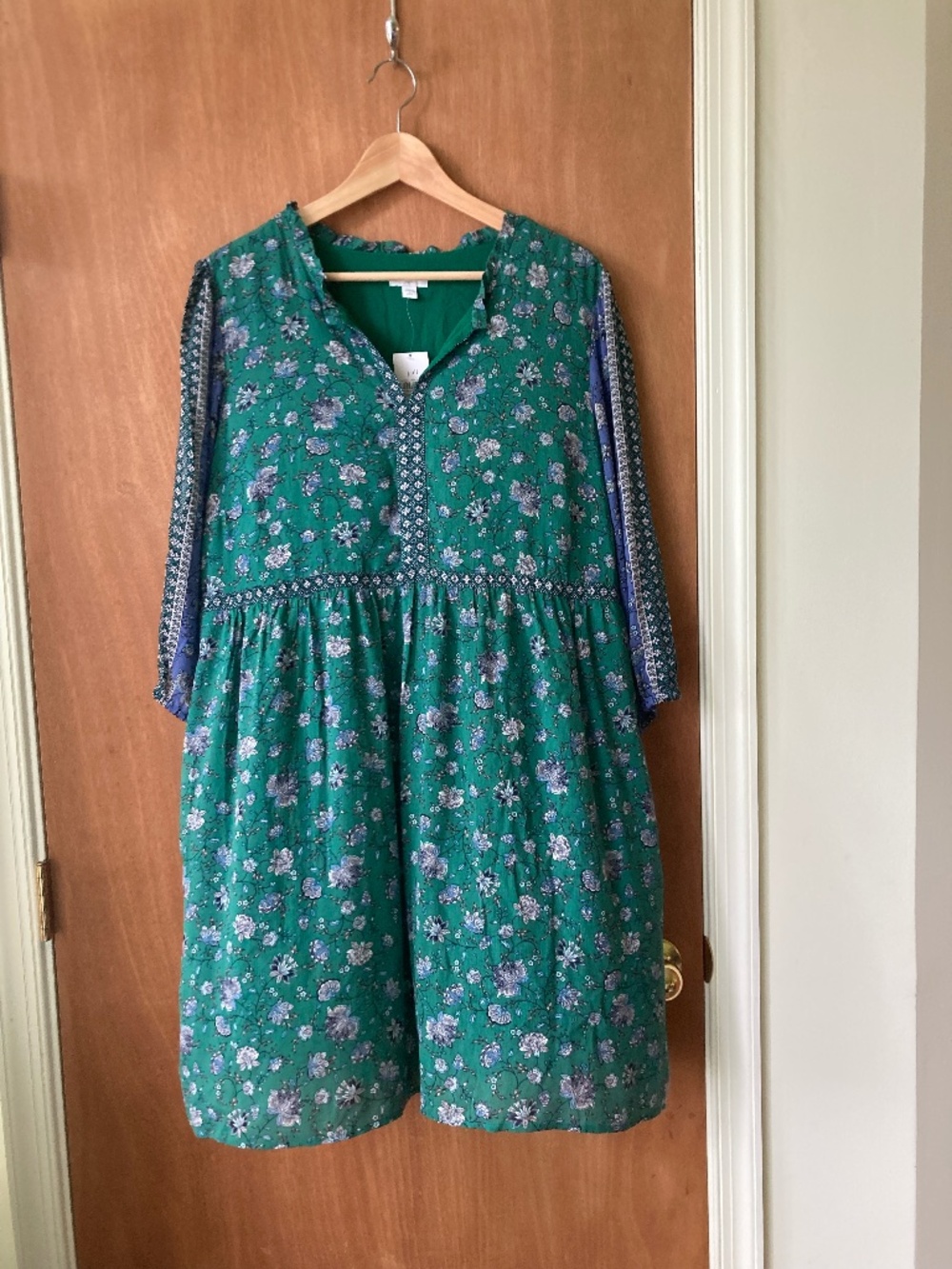 Pop-over tunic in paisley patterned emerald green and blue, size LP, by J. Jill